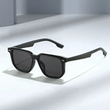 SO&EI Moda Masculina Óculos de Sol Quadrados Retro Rebites Verde Cinza Tons UV400 Mulheres Óculos de Sol de Luxo